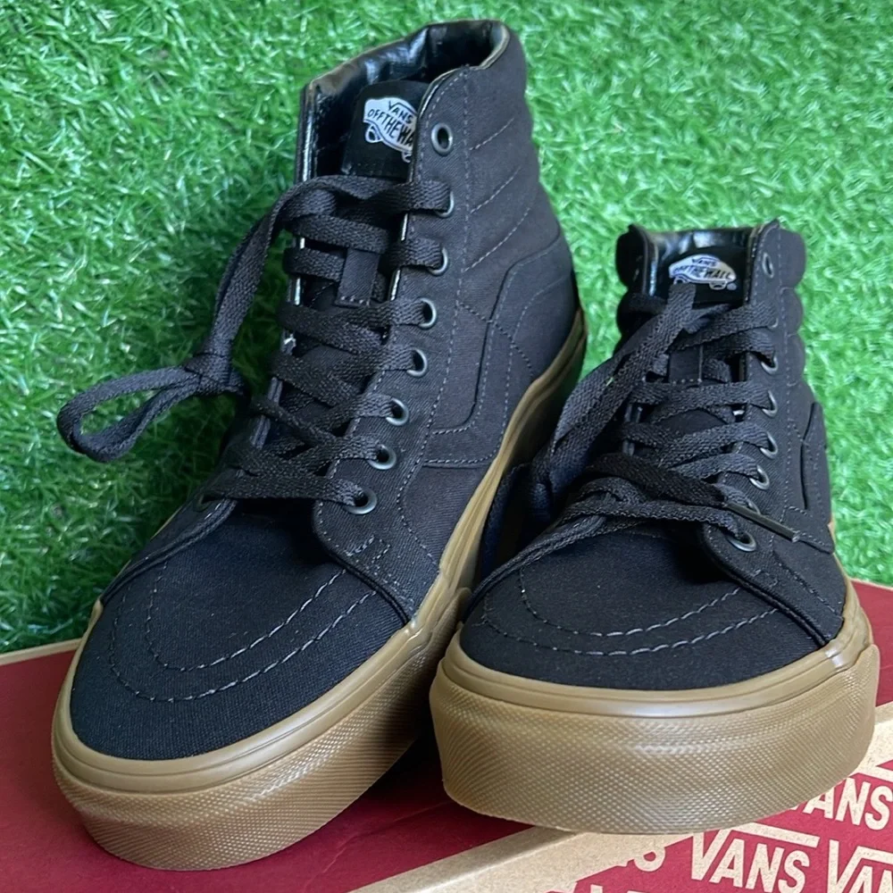Vans WMNS Sk8-Hi Reissue (Canvas Gum) Black/Lghtgm
VN0A2XSBL0D
Sneakers - Picture 6 of 16